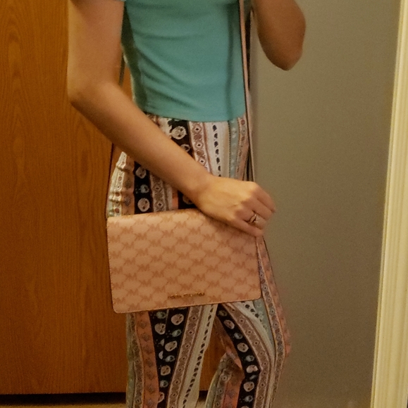 MICHEAL KORS CROSSBODY HANDBAG - Picture 8 of 8